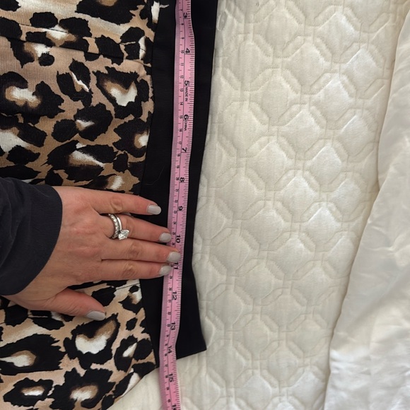 White House Black market skirt - Picture 3 of 6